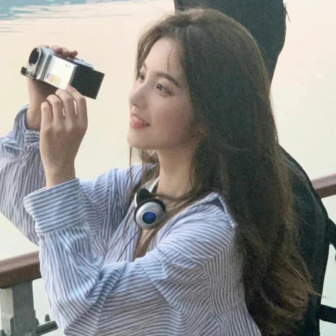 新蔷薇少女海报